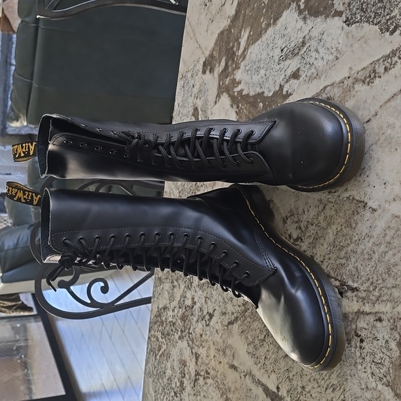 Doc Marten 1914 Men's Boots - Picture 2 of 9